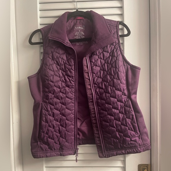 L.L. Bean Quilted Poof Vest In Purple. Size Small, Tailored for Flattering Fit - Picture 2 of 5